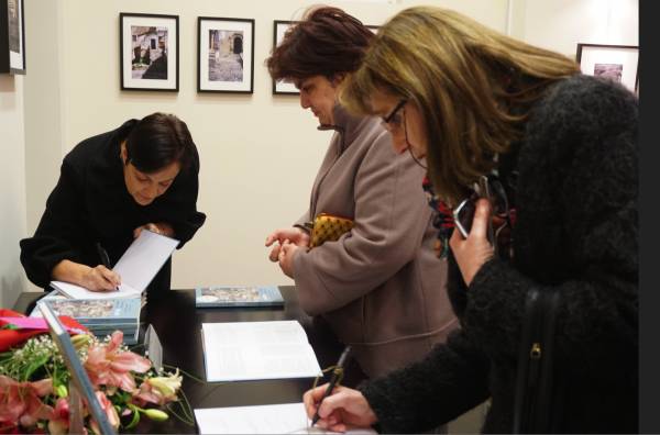 Εκθεσης φωτογραφίας της Τζένης Λυκουρέζου