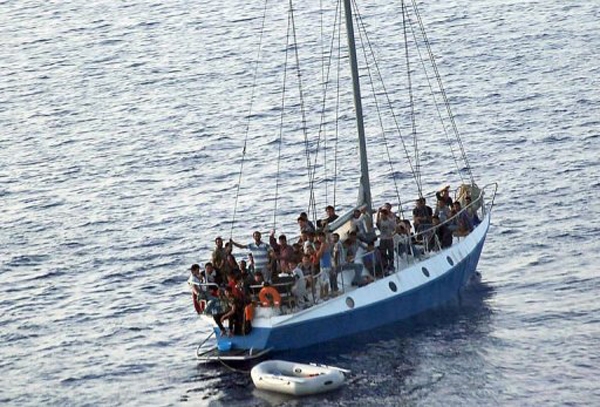Προσάραξη ιστιοφόρου με παράνομους μετανάστες στο Γύθειο