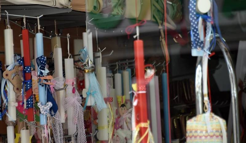 Σε εορταστικούς ρυθμούς η αγορά - Ανοιχτά τα καταστήματα σήμερα