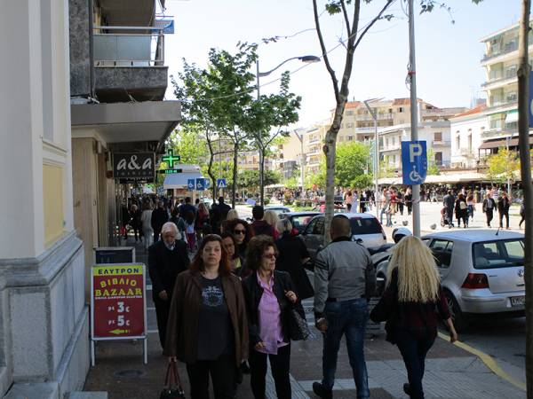 Πάσχα στην Μεσσηνία: Στο φουλ, καφέ και εστιατόρια - Κομπλέ τα ξενοδοχεία - Μικρή κίνηση στα εμπορικά 