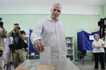 Βαρουφάκης: "Κοινό νόμισμα και Δημοκρατία μπορούν να συμβιώσουν"