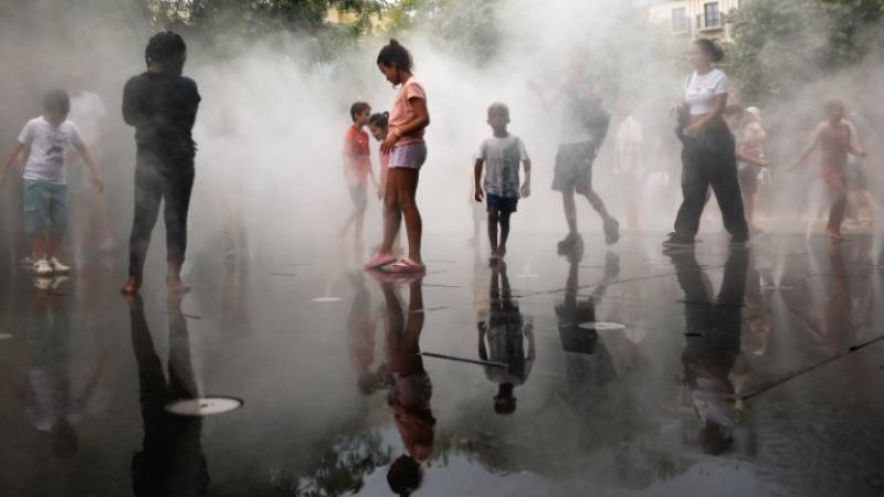 Καύσωνας και πυρκαγιές πλήττουν χωρίς ανάπαυλα τη νότια Ευρώπη