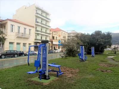 Οργανα γυμναστικής σε εξωτερικούς χώρους της Καλαμάτας