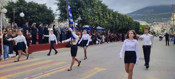 Ο εορτασμός της 25ης Μαρτίου στην Κυπαρισσία (βίντεο-φωτογραφίες)