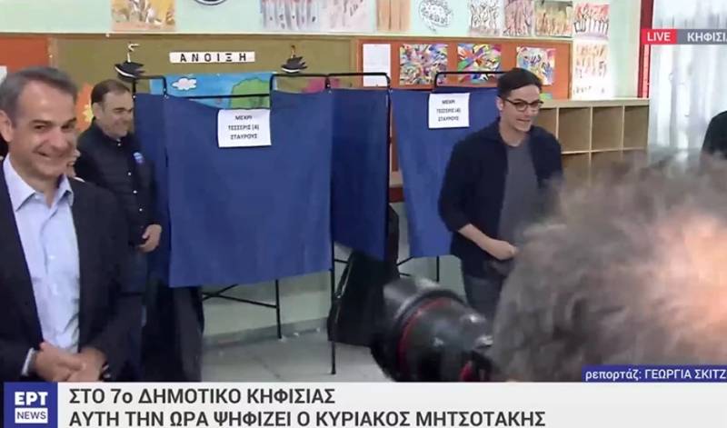 Εκλογές: «Ελπίζω να σκέφτεται μόνο τους σταυρούς» - Το αστείο του Κ. Μητσοτάκη για τον γιο του (Βίντεο)