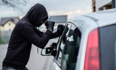 Καλαμάτα: 32χρονος έσπασε το τζάμι αυτοκινήτου και έκλεψε τσάντα