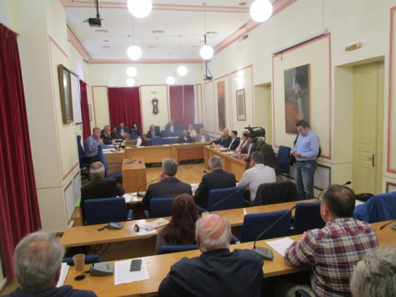 Τοποθέτηση απινιδωτών σε αθλητικές εγκαταστάσεις της Καλαμάτας