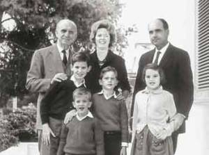 Η Irish Times κάνει αφιέρωμα στην "χαρισματική οικογένεια Παπανδρέου"