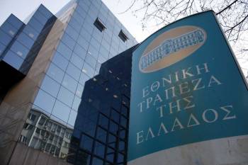 Η προστασία των &quot;εντός&quot;... | Πάσχος Μανδραβέλης