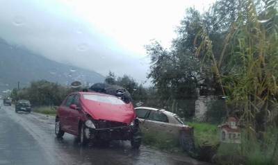 Καλαμάτα: Σφοδρή σύγκρουση οχημάτων στην οδό Λακωνικής