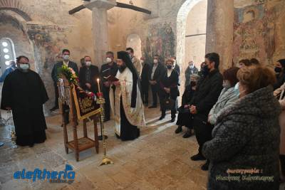 Αρκετοί πιστοί στο Ανδρομονάστηρο για τους Δ&#039; Χαιρετισμούς (φωτογραφίες)