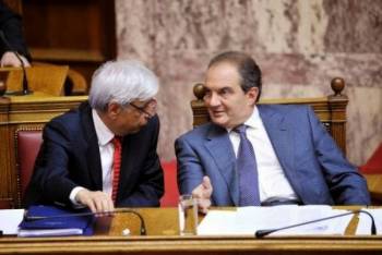 Ο Καραμανλής στην Καλαμάτα για το γάμο του Παυλόπουλου