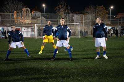 Με Μαντά η μικτή βουλευτών κόντρα στην εθνική Euro 2004