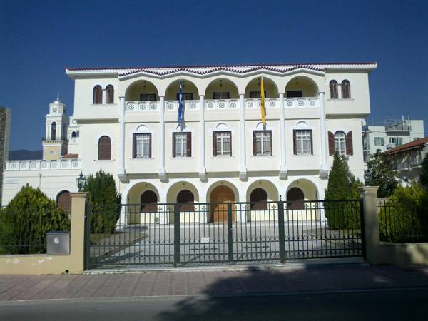 43 άπορους φοιτητές ενισχύει η Μητρόπολη