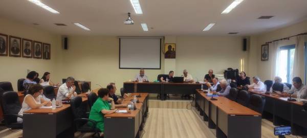 Ενταση στο Δημοτικό Συμβούλιο Τριφυλίας χωρίς λύση για το χρέος της ΔΕΥΑΤ