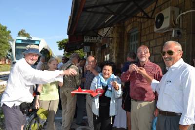 35 Αγγλοι τουρίστες με τρένο στην Κυπαρισσία (φωτογραφίες)