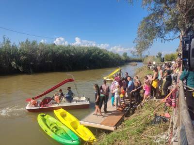 Μικροί και μεγάλοι στην περιβαλλοντική εκδήλωση χθες στις εκβολές του ποταμού Αρι