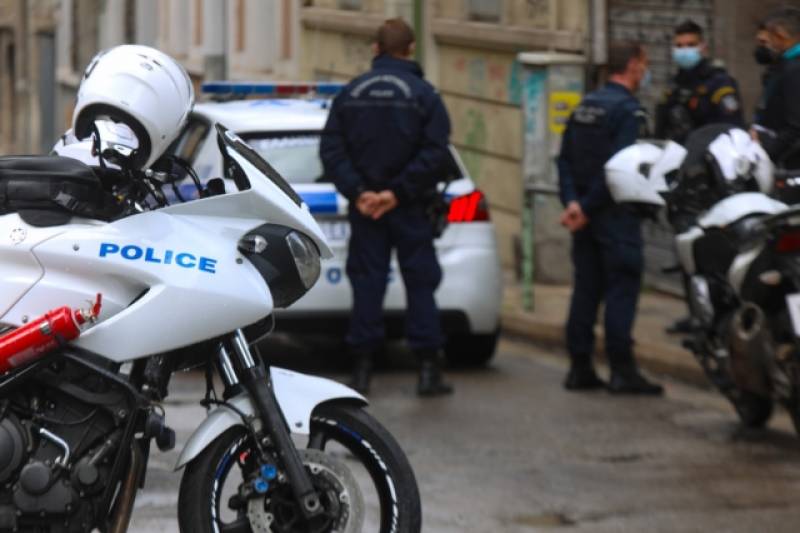 Νέα Σμύρνη: Νεκρός 16χρονος με τραύματα από αιχμηρό αντικείμενο (βίντεο)
