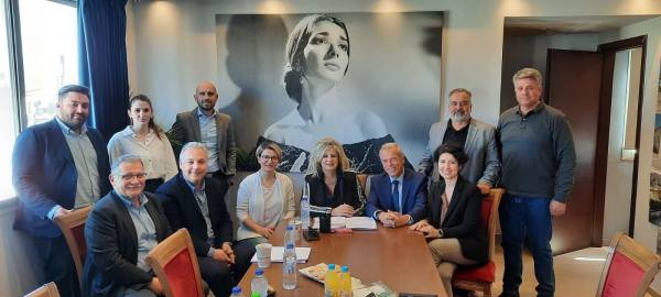 Η Γ. Γεωργακοπούλου στη συνάντηση με στελέχη της ΕΥΔΑΜ: “Ανάπτυξη μέσω της προσέλκυσης επενδύσεων και θέσεων εργασίας”