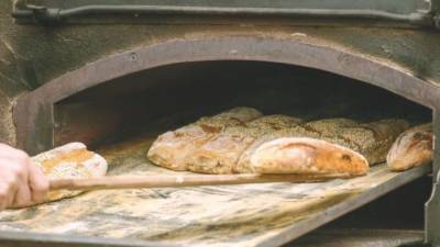 Ψωμί από φούρνο ή στο σπίτι – Τι συμφέρει περισσότερο (βίντεο)