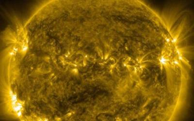 Ηλιακή καταιγίδα θα χτυπήσει τη Γη αύριο Πέμπτη - Προειδοποιήσεις για πιθανά προβλήματα