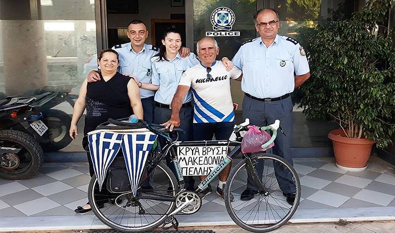 Ξεχωριστός επισκέπτης στο Αστυνομικό Τμήμα Τριφυλίας