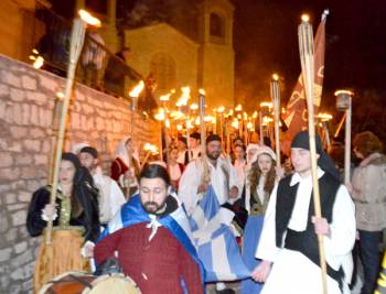 Αναβίωσαν οι λαμπαδηφορίες στο Σιδηρόκαστρο (φωτογραφίες)