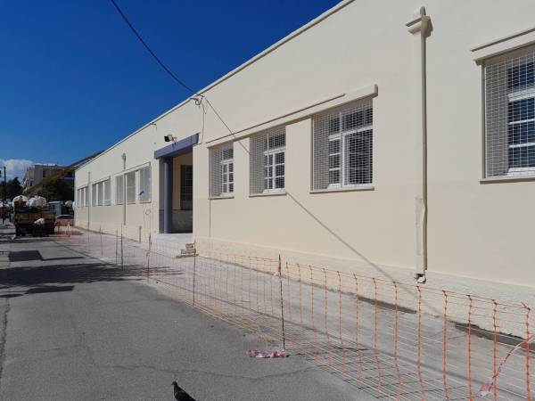 Μετακομίζουν οι υπηρεσίες στις σχολές Παπαφλέσσα