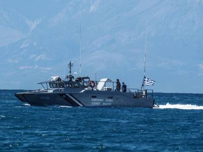 Στις φλόγες τυλίχθηκε σκάφος στο Γύθειο