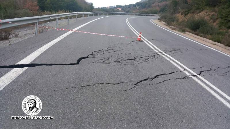 Διακοπή κυκλοφορίας στην παλιά Εθνική Οδό Καλαμάτας - Τρίπολης (φωτογραφίες)
