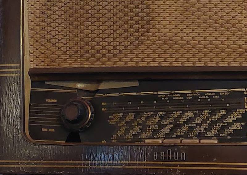 «Μουσείο Ραδιοφώνου» με χιλιάδες αφιερώσεις στη Λαμία