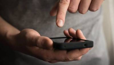 Καλαμάτα: Εκλεψε κινητό από εργαζόμενη σε οινομαγειρείο