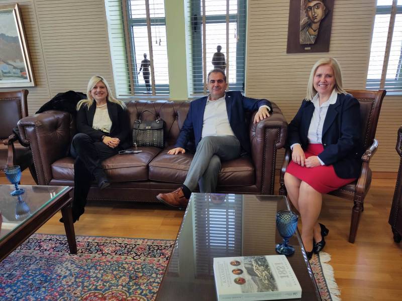 Συνάντηση Αράχωβα με Βασιλόπουλο για τη Δημόσια Κεντρική Βιβλιοθήκη Καλαμάτας