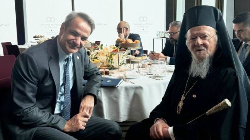 Τετ α τετ Μητσοτάκη – Βαρθολομαίου στην Ελβετία: Μίλησαν για το ζήτημα επαναλειτουργίας της Σχολής της Χάλκης