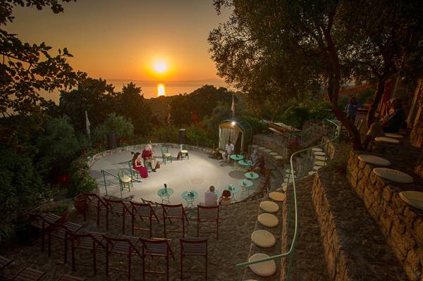 Μουσικό καλοκαίρι "Mani-Sonnenlink" στον Πύργο Δυτικής Μάνης