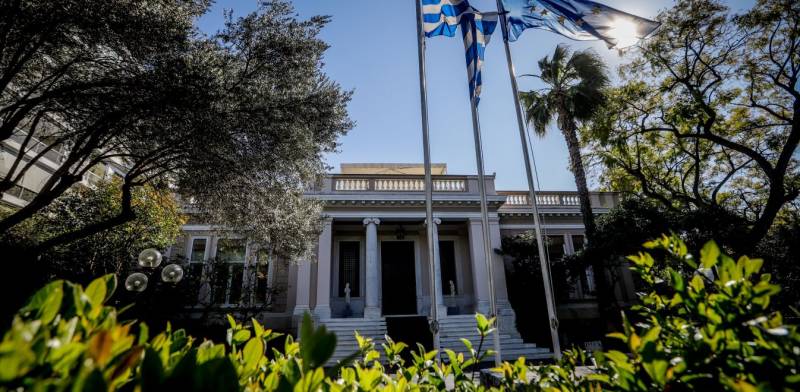 Τα δύο δύσκολα μέτωπα του Μητσοτάκη και οι σκέψεις για τον ανασχηματισμό