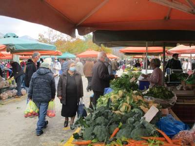 Αντιδράσεις για αύξηση τέλους στη λαϊκή αγορά Καλαμάτας (βίντεο)