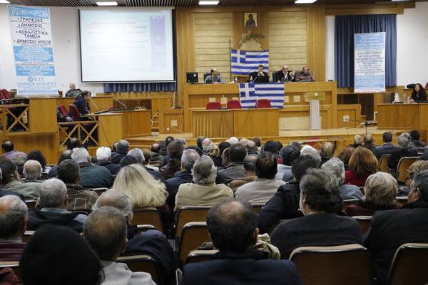 Γέμισαν το αμφιθέατρο οι οπαδοί του Σώρρα στην Καλαμάτα (βίντεο)