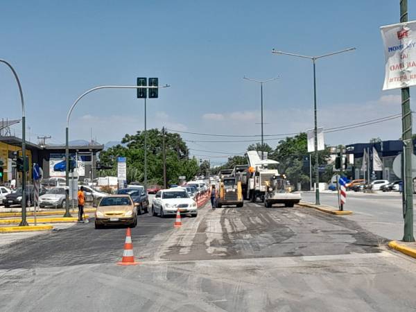 Καλαμάτα: Μποτιλιάρισμα στο Ασπρόχωμα λόγω ασφαλτόστρωσης (βίντεο)