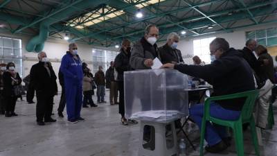 Έκλεισαν οι κάλπες στο Κίνημα Αλλαγής - Η συμμετοχή ξεπέρασε τις 200.000 (βίντεο)