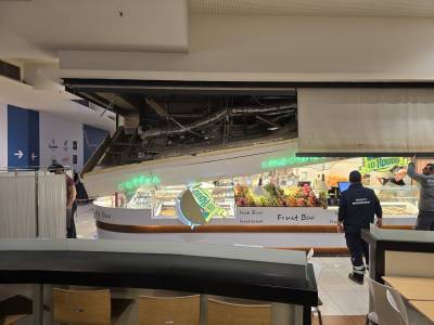 Κατέρρευσε οροφή καταστήματος σε εμπορικό κέντρο στη Θεσσαλονίκη