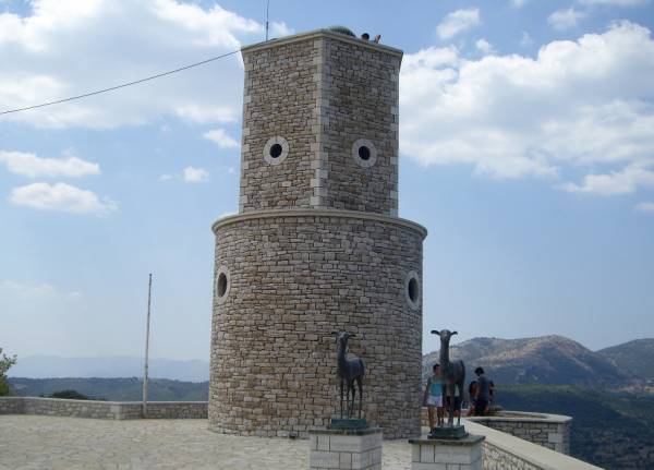 Απονομή βραβείων σε μαθητές στα Πλατάνια