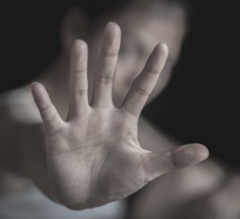 Έξαρση της βίας κατά των γυναικών - Τι λέει η Σοφία Βαγενά και η Κέλλυ Ιωάννου