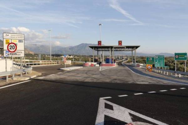 Πέφτοντας από τα σύννεφα στους σταθμούς των διοδίων