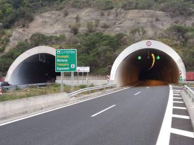 Σε εξέλιξη κυκλοφοριακές ρυθμίσεις στη σήραγγα Ραψομμάτη