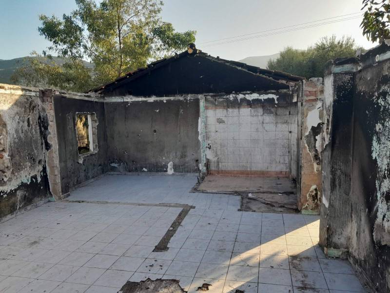 Μεσσηνία: Πυρόπληκτος ζητεί οικονομική βοήθεια για να στεγάσει την οικογένειά του