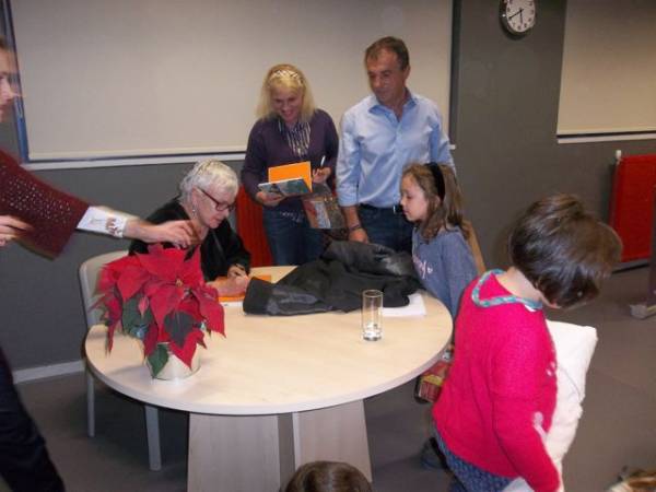 Η Ξένια Καλογεροπούλου ενθουσίασε τους μαθητές στο 10ο Δημοτικό Σχολείο Καλαμάτας