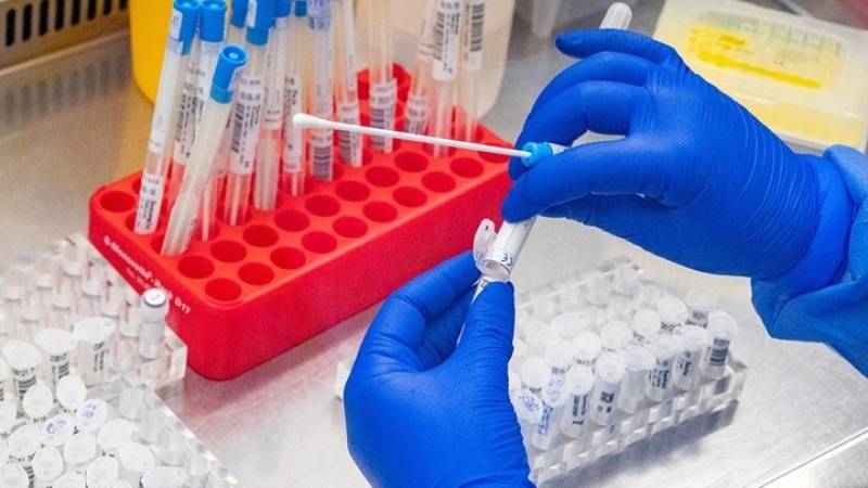 Κορονοϊός: Πόσο μειώνουν τον κίνδυνο βαριάς νόσησης οι γαργάρες με αλατόνερο
