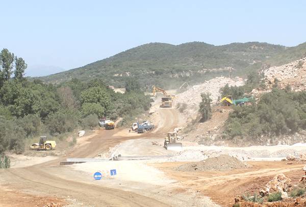 Να σταματήσουν οι δημοπρασίες, όσο είναι κλειστές οι τράπεζες ζητούν εργολήπτες στη Μεσσηνία