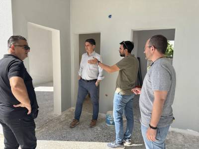 Εργασίες ανακαίνισης σε δημοτικό κτήριο στη Λογγά